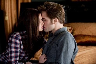 Edward-and-Bella-3-eclipse-movie-11631607-400-266.jpg
