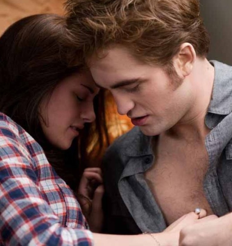 Edward-and-Bella-3-eclipse-movie-11631620-780-829.jpg