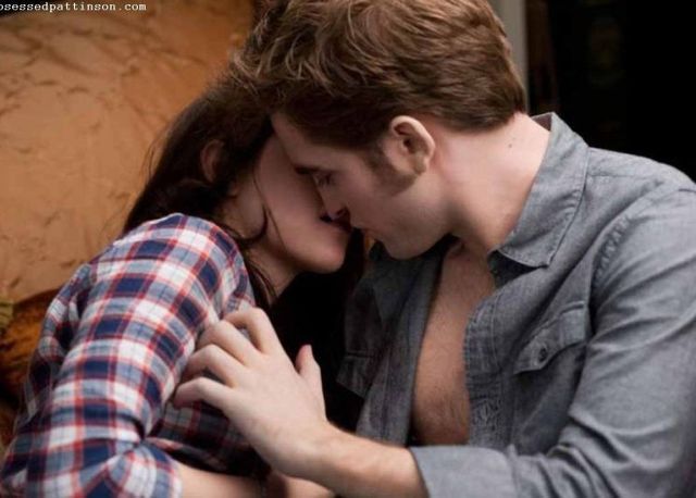 Edward-and-Bella-3-eclipse-movie-11631686-640-458.jpg