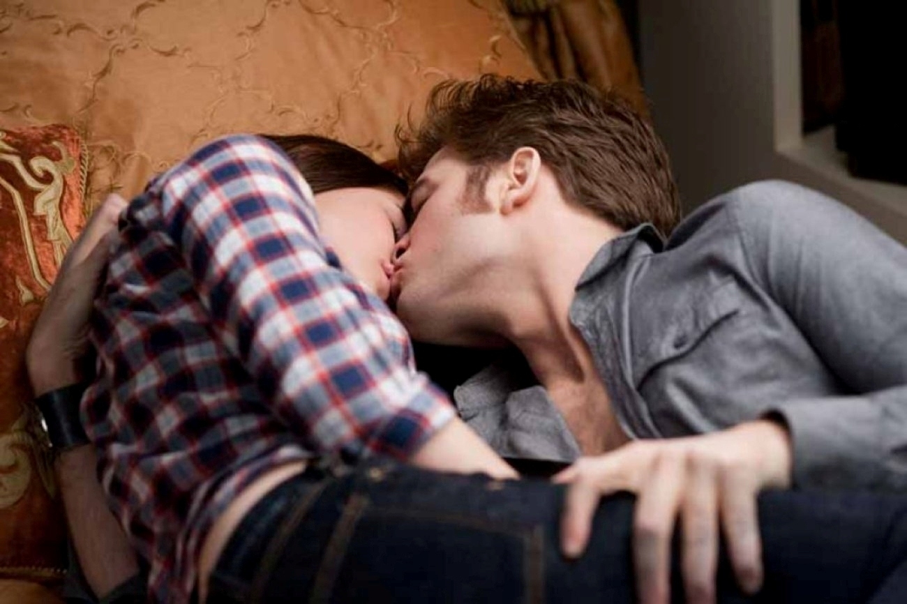 Edward-and-Bella-3-eclipse-movie-11631744-1300-866.jpg